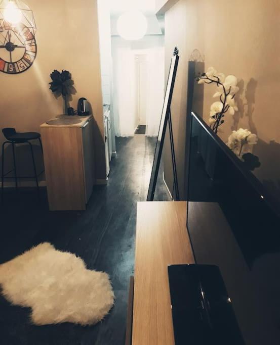Centre Historique, Place Ste Anne Appartement