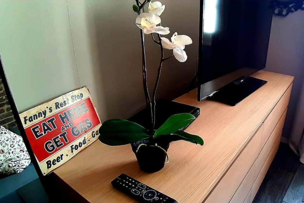 Centre Historique, Place Ste Anne Appartement *